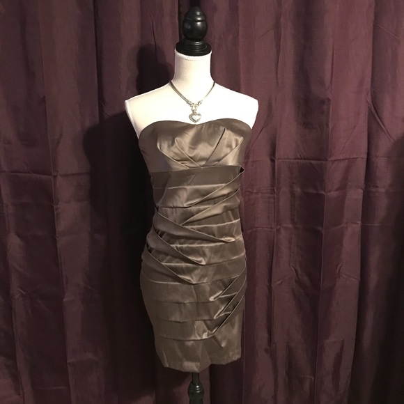 BCX Beautiful Like-New Satiny Party Dress-Size 7 - Picture 2 of 6